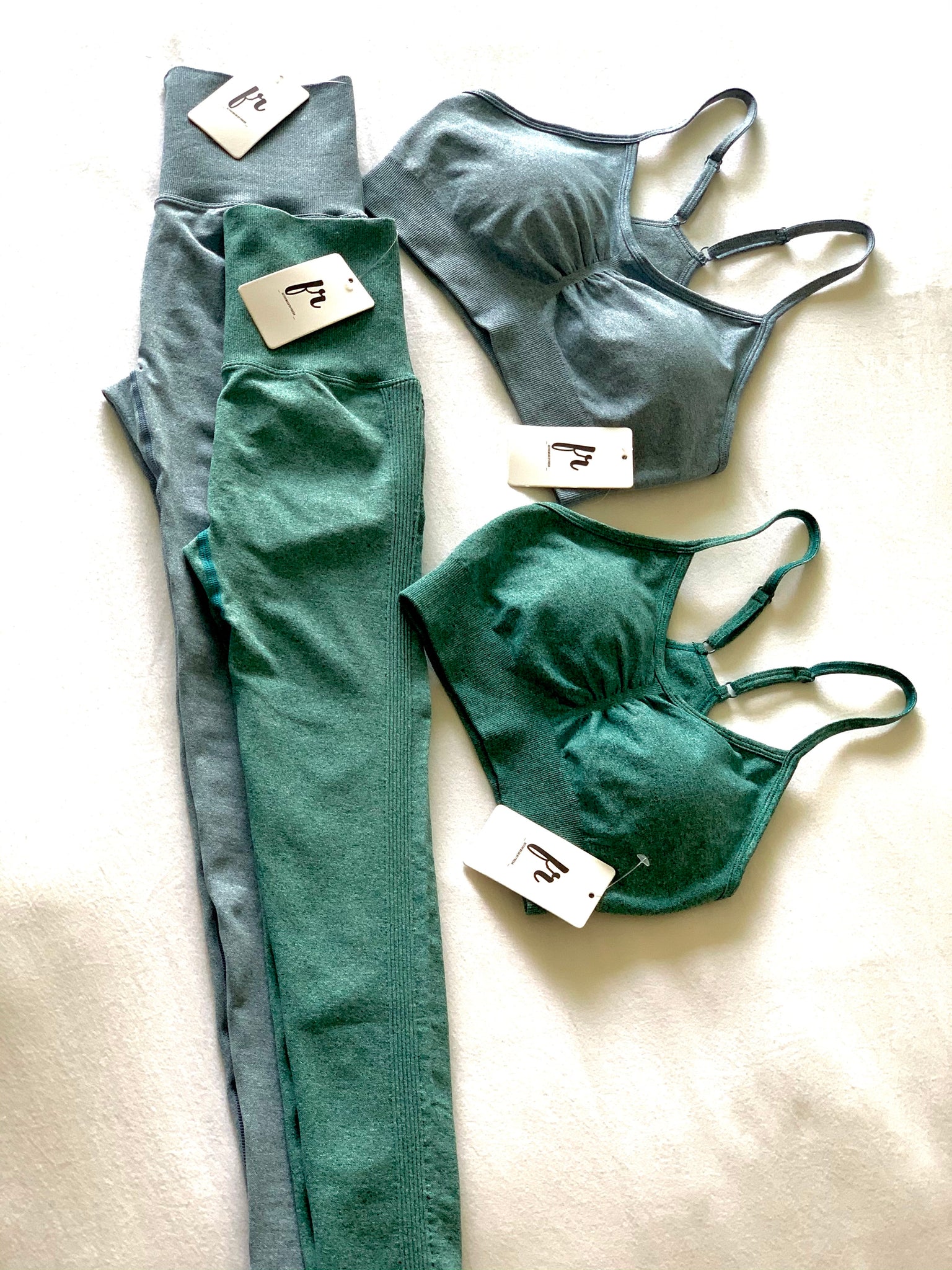 Set of training bra, long leggings