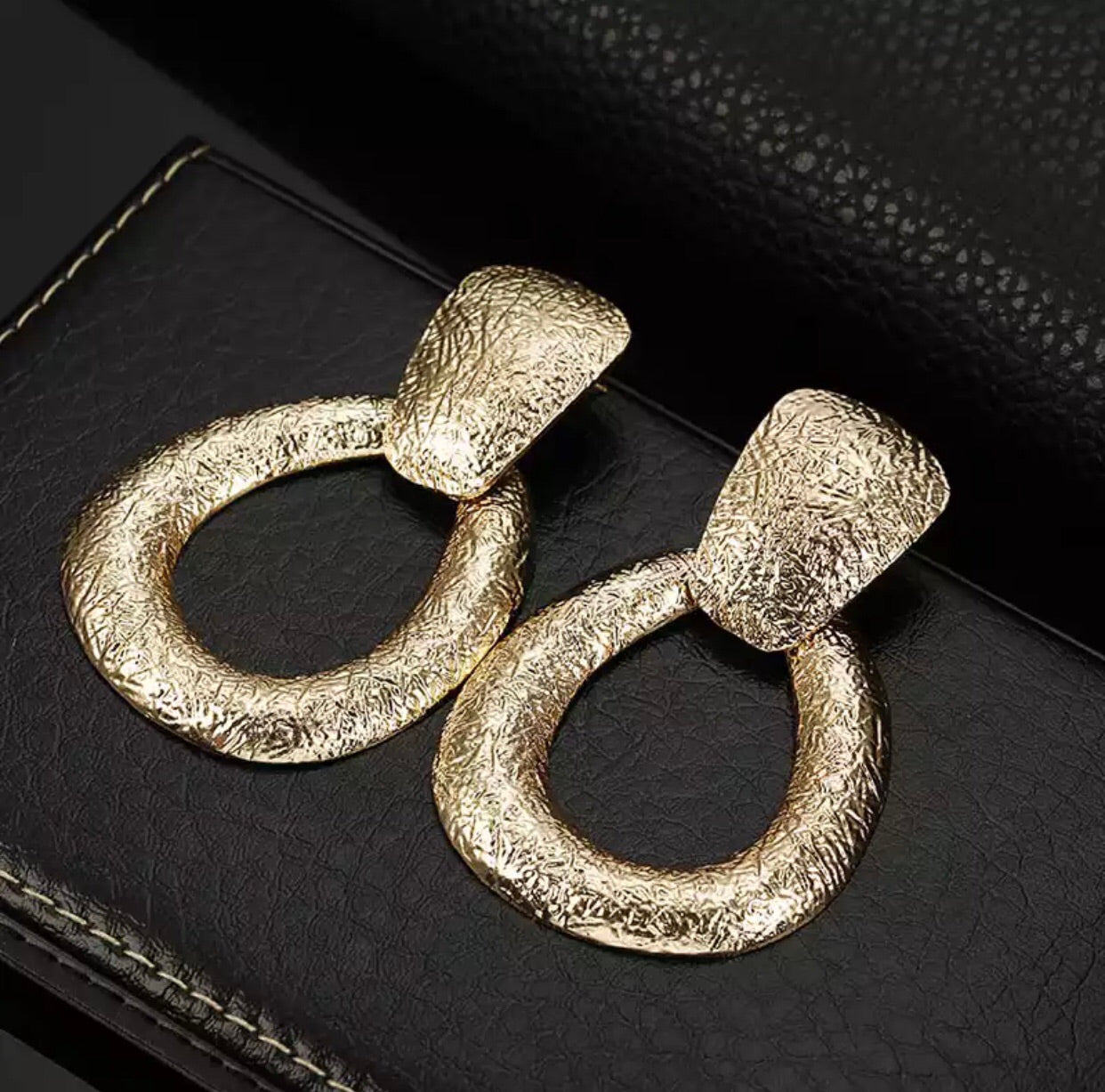 Nicole Dangle Earring